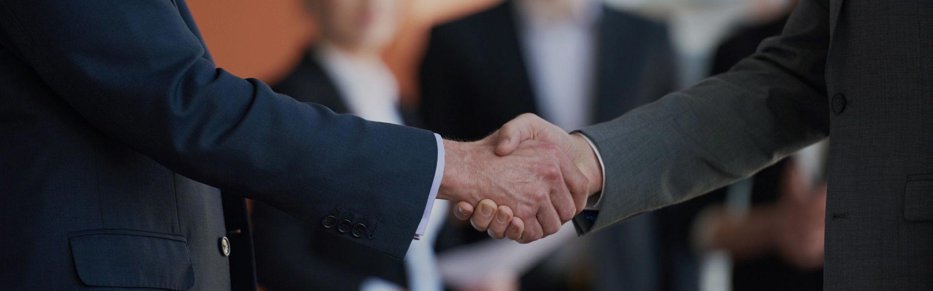 Свържете се с нас